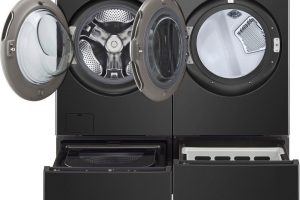Alternative view of LG WM6700HBA & DLEX6700B Washer Dryer