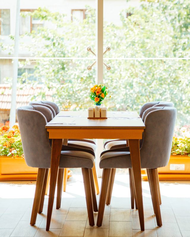 Choosing Dining Furniture Tables