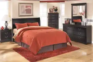 Alternative view of Huey Vineyard Queen Sleigh Bedroom Set