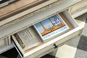 Alternative view of Realyn Coffee Table with Lift Top