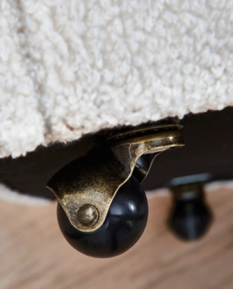 Rowanbeck Dining Table and 6 Chairs - Image 6